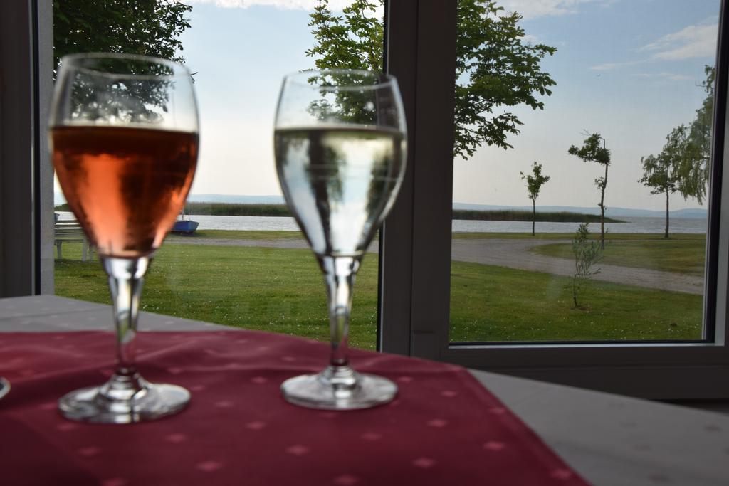 Seehotel Herlinde Podersdorf am See Exteriér fotografie